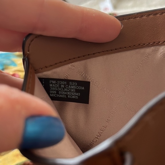 Brand New Michael Kors Vanilla & Luggage Large Top Zip Continental Snap Wallet - Picture 15 of 16